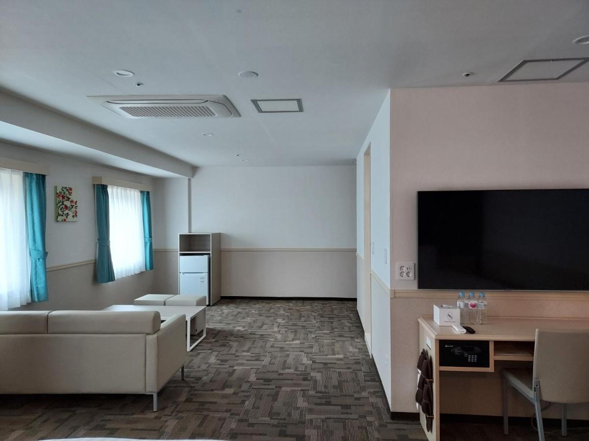 Toyoko Inn Changwon Exterior photo