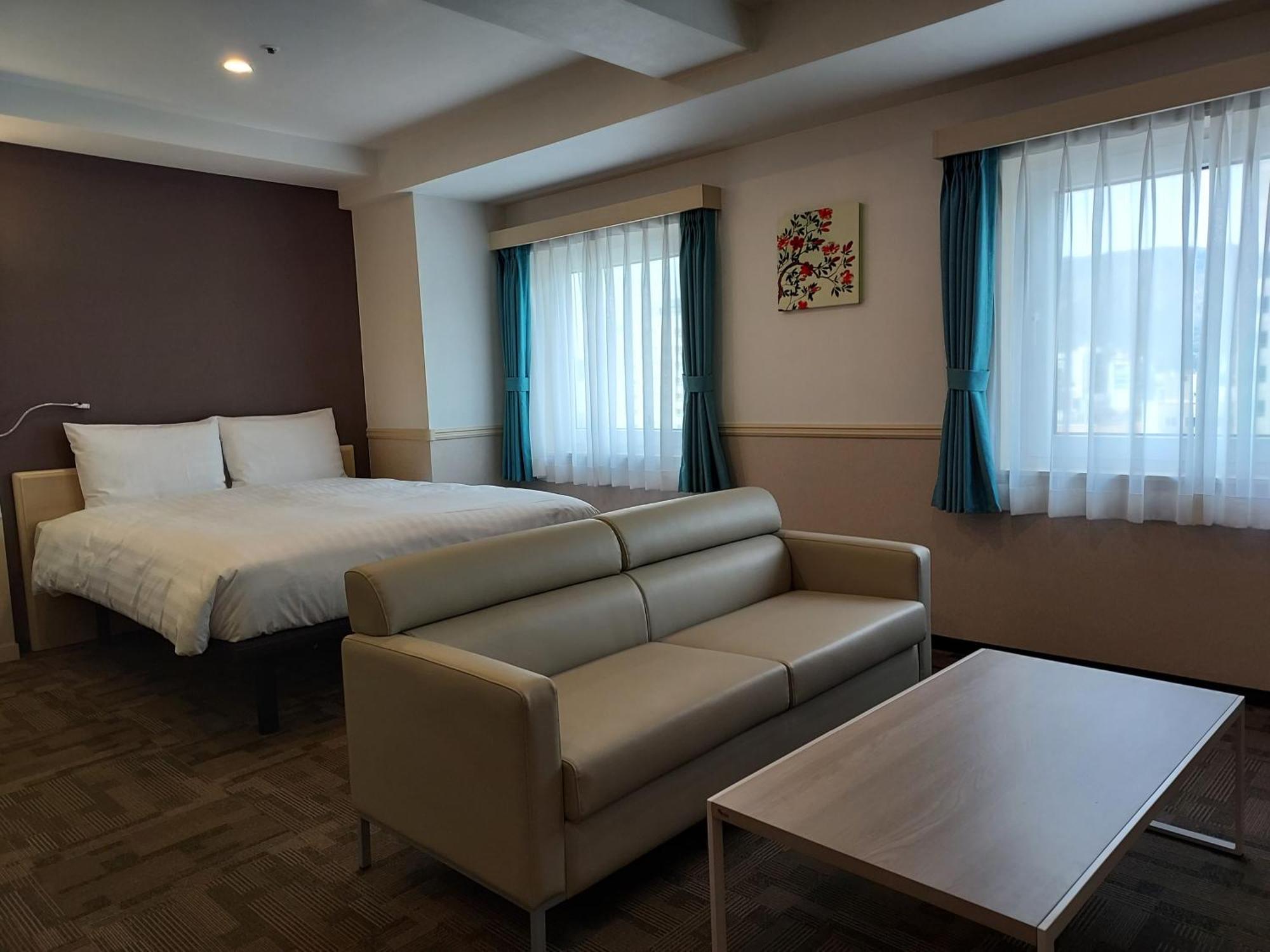 Toyoko Inn Changwon Exterior photo